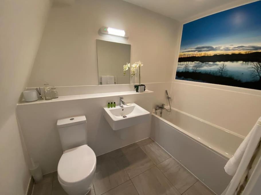 Reed Warbler - Hm111 - Lower Mill Estate Penthouse Apartment With Spa Access Somerford Keynes Екстериор снимка