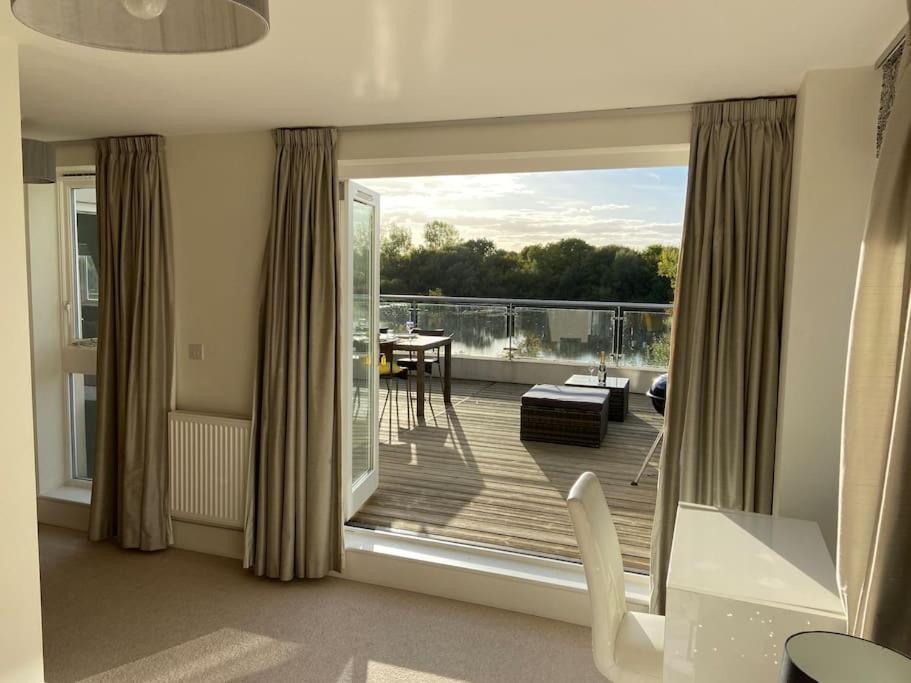 Reed Warbler - Hm111 - Lower Mill Estate Penthouse Apartment With Spa Access Somerford Keynes Екстериор снимка
