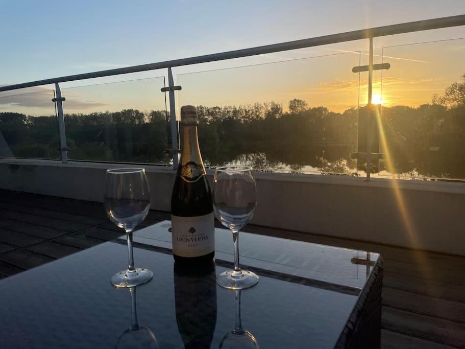 Reed Warbler - Hm111 - Lower Mill Estate Penthouse Apartment With Spa Access Somerford Keynes Екстериор снимка