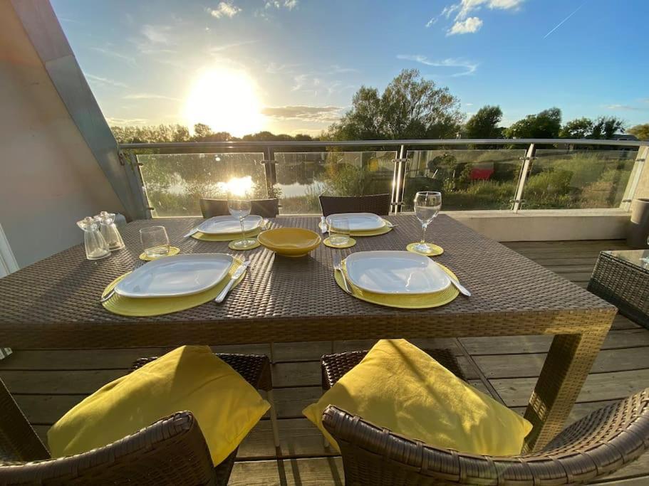 Reed Warbler - Hm111 - Lower Mill Estate Penthouse Apartment With Spa Access Somerford Keynes Екстериор снимка