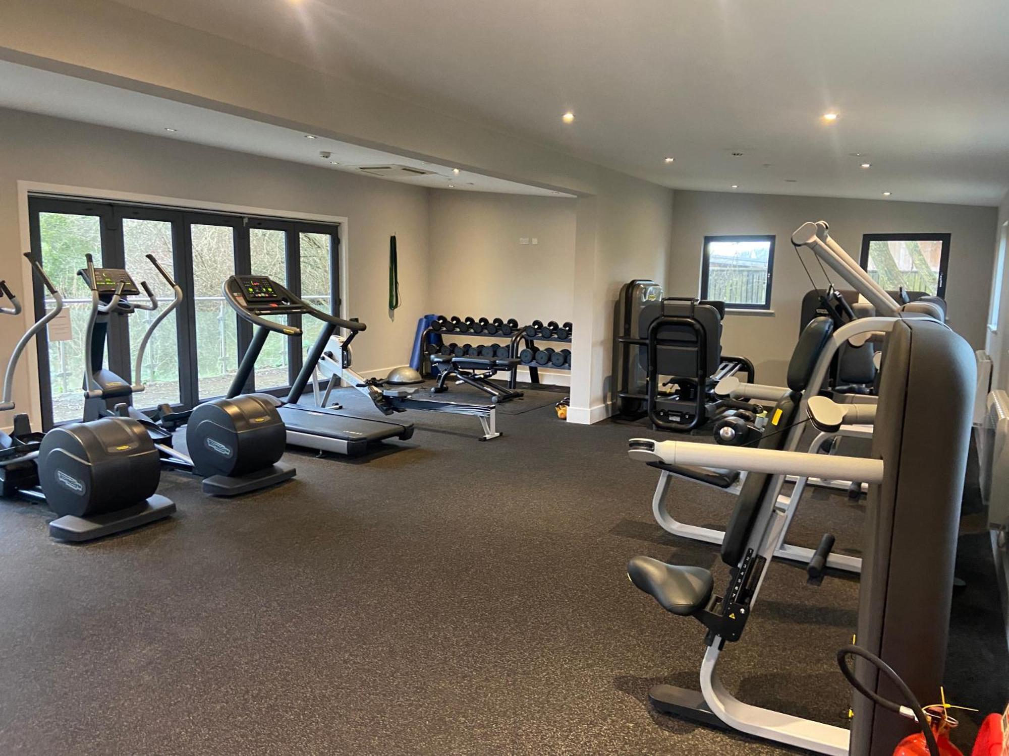 Reed Warbler - Hm111 - Lower Mill Estate Penthouse Apartment With Spa Access Somerford Keynes Екстериор снимка