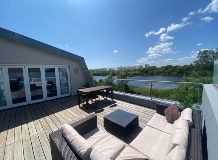 Reed Warbler - Hm111 - Lower Mill Estate Penthouse Apartment With Spa Access Somerford Keynes Екстериор снимка